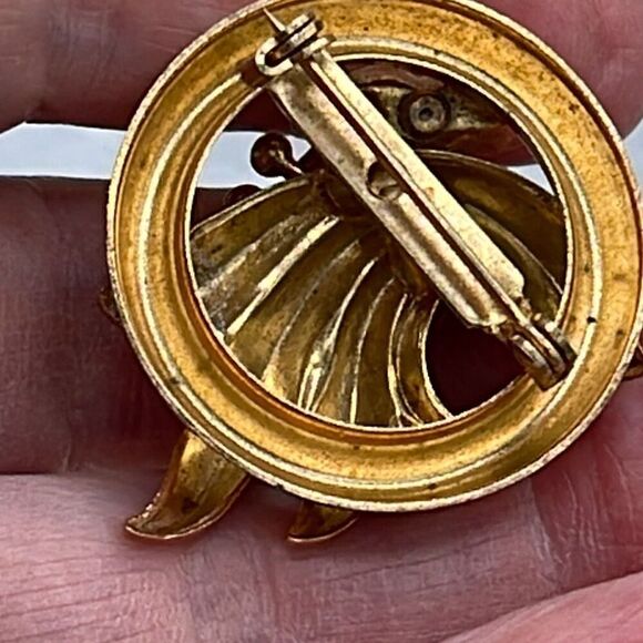 Vintage layered rhinestone brooch. - Picture 3 of 6